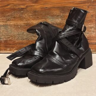 Bota Coturno Couro Preto